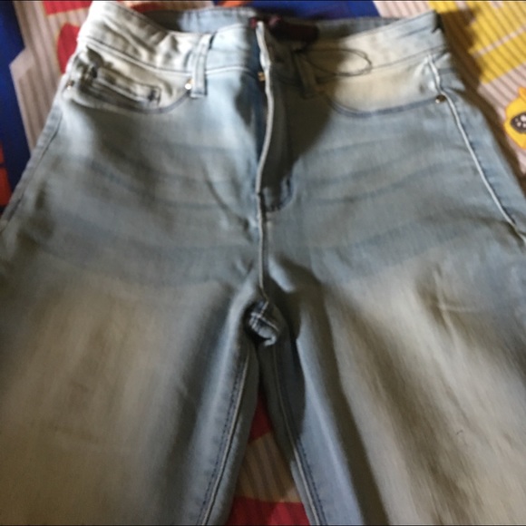 Brand new light wash jeggings - Picture 2 of 3